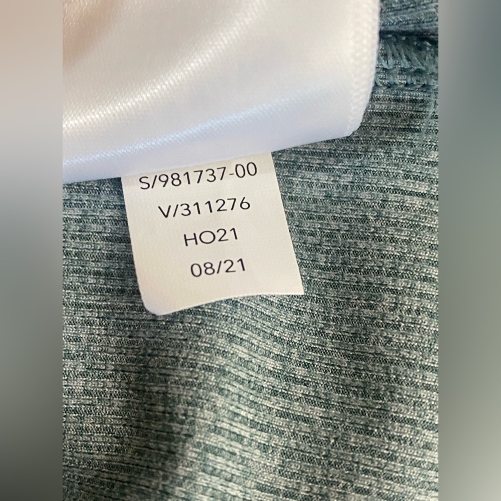 Athleta Uptempo Ribbed Henley Long Sleeve Top in Heathered Green Size XL - Picture 10 of 10